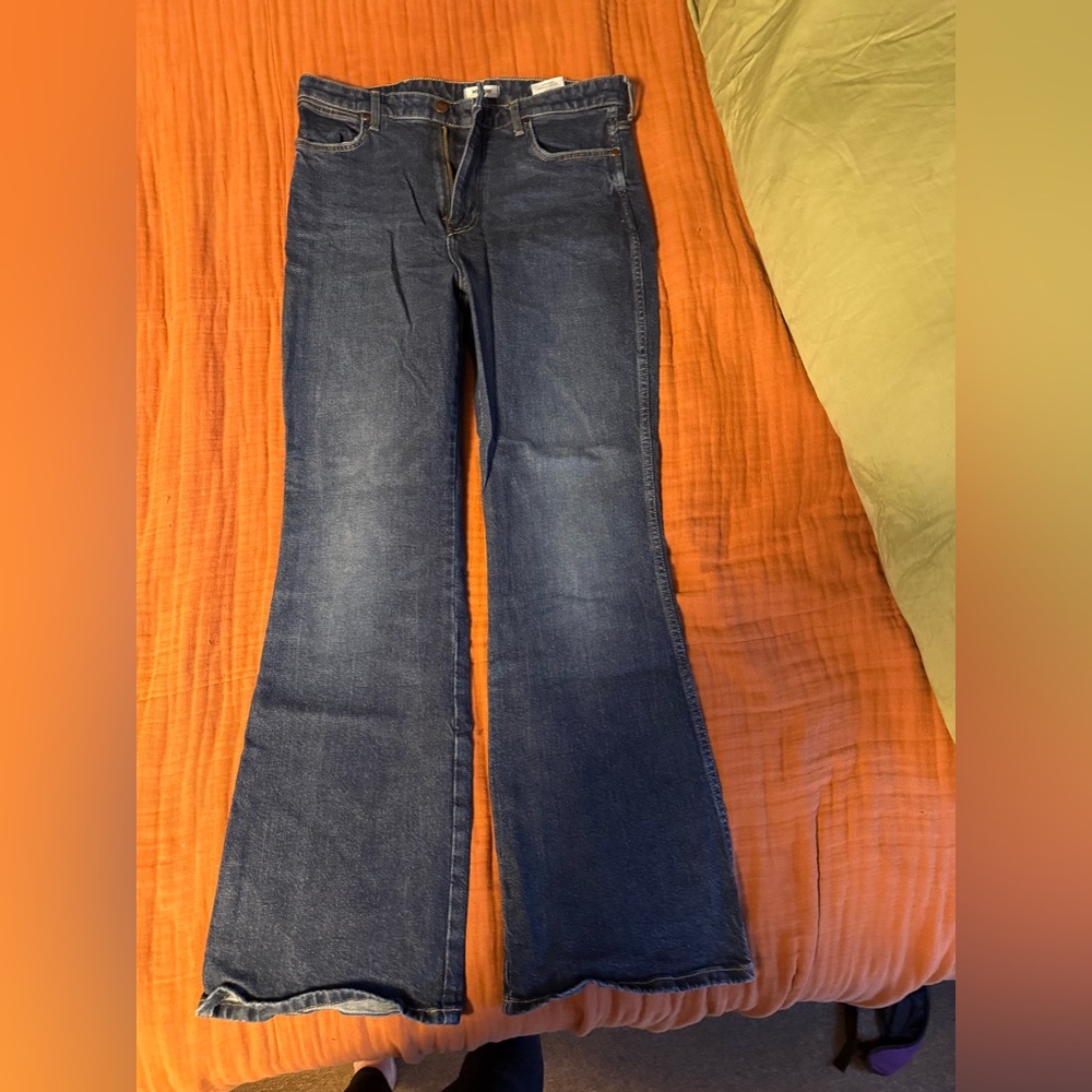 Wrangler high rise flare jeans
31x30